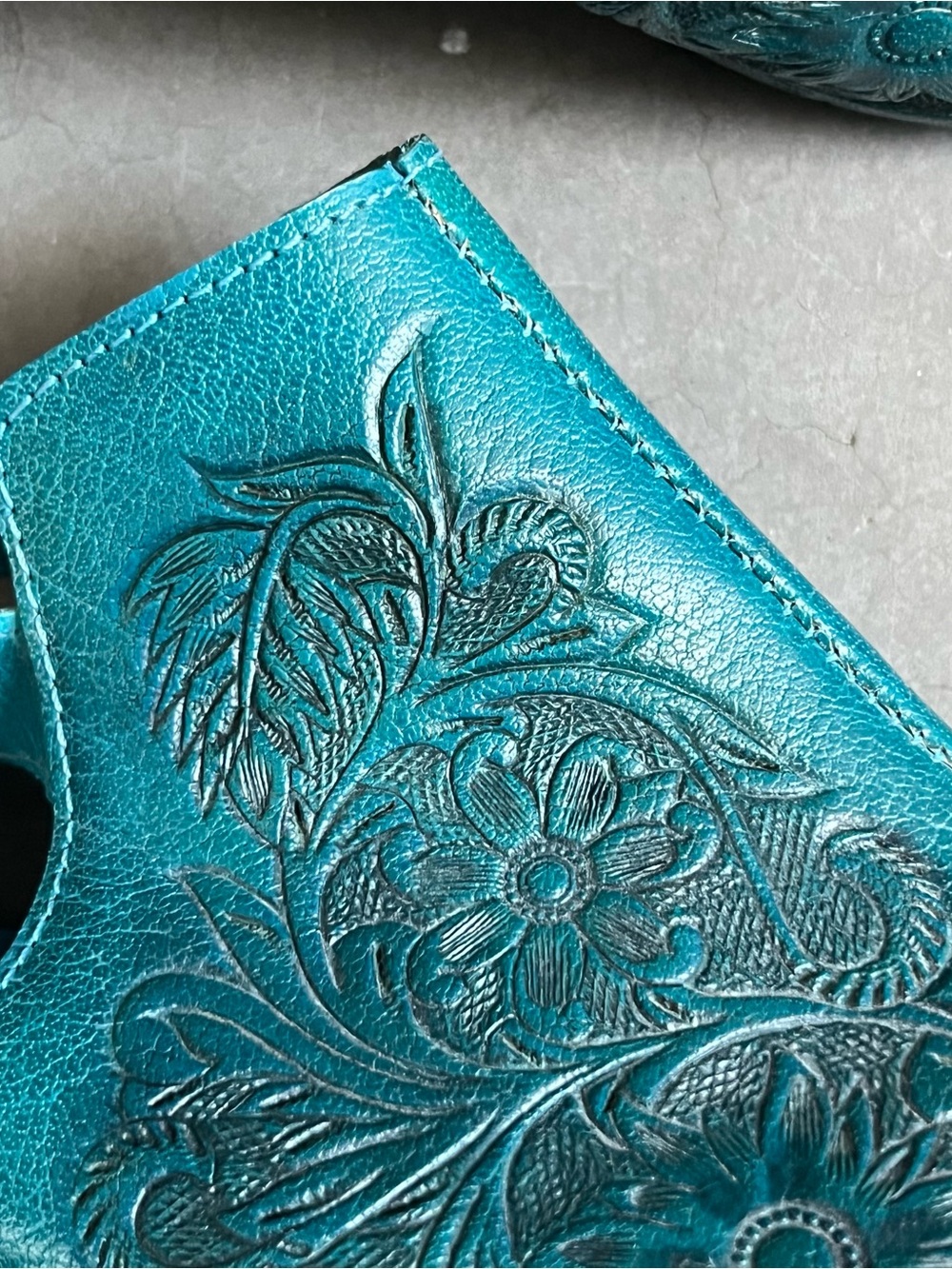 Roper Teal Embossed Leather Slingback Heels - Picture 4 of 8